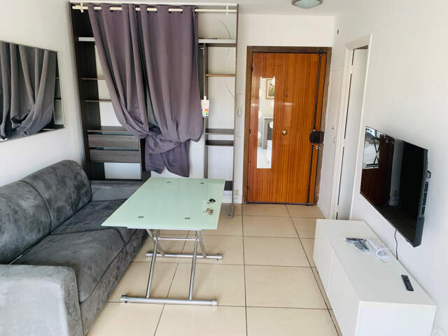 Nice Ouest / Studio Meublé en Dernier étage. — photo du bien