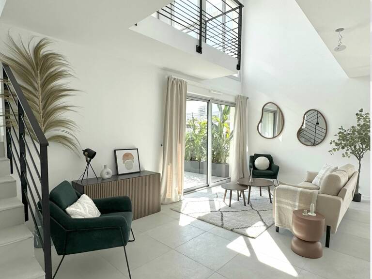 ANTIBES - PROCHE CENTRE & PLAGES -- DUPLEX NEUF 4 PIÈCES 111 M2 — photo 1