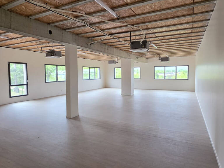 MARCY-L'ÉTOILE (69280)   GRAND PLATEAU PROFESSIONNEL — photo 1