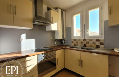 Appartement T3 dernier étage sans ascenseur, — photo du bien