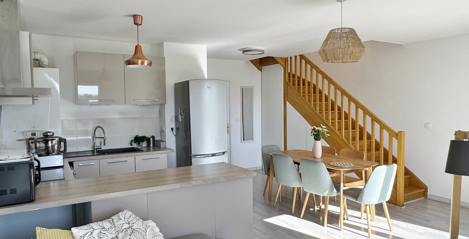 BRINDAS  Duplex 3 chambres avec 3 espaces extérieurs et 2 s — photo 1