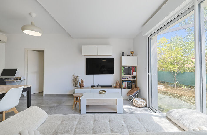 T3 en rez-de-jardin avec grand jardin privatif, garage et parking   Résidence haut de gamme de 2019 — photo 5