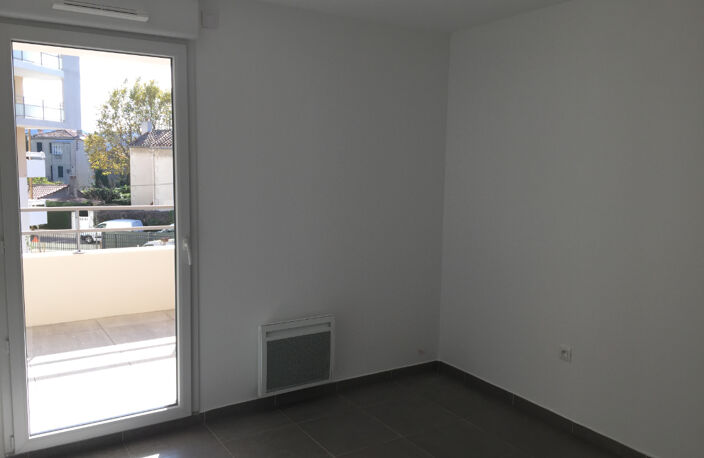 RESIDENCE NEUVE QUARTIER MONTOLIVET - T2 40.30m2 / Terrasse + box fermé — photo 5