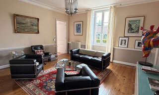 Maison 10 Pièces 217 m² à vendre à Saint-Jean-d'Angély (17400)