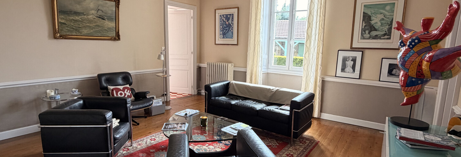 Maison 10 Pièces 217 m² à vendre à Saint-Jean-d'Angély (17400)
