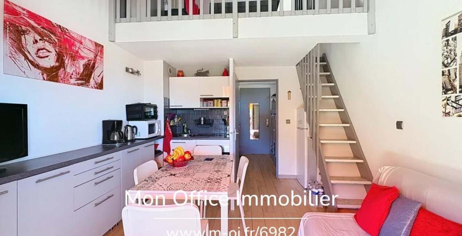 Référence : 6982-LES. - MAZET DUPLEX VUE MER & COLLINES AVEC TERRASSE & PARKING À CAVALAIRE SUR MER — photo 1