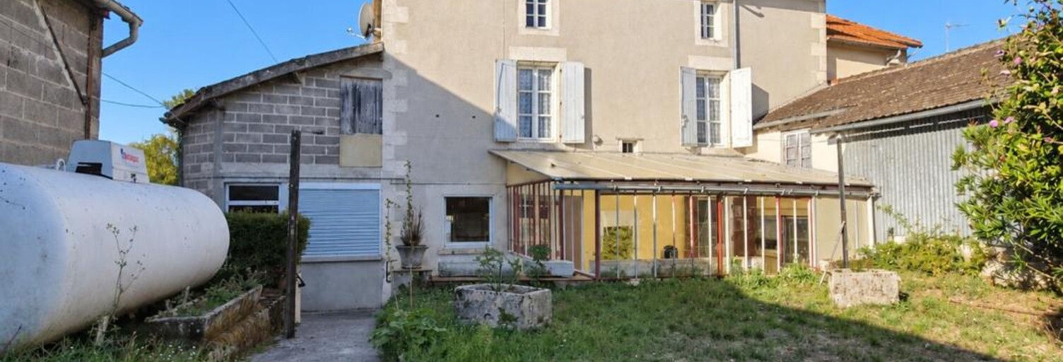 Maison 8 Pièces 226 m² à vendre à Saint-Laurent-de-Céris (16450)