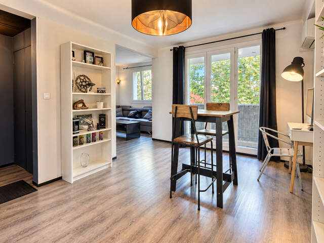 MARIGNANE -  Appartement lumineux avec balcon et cave, faibles charges, avec possibilité d'acquérir un garage en supplément ? 180 000  — photo du bien