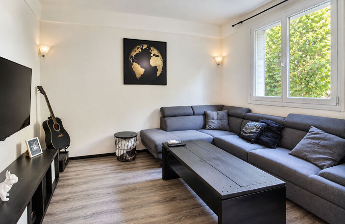 MARIGNANE -  Appartement lumineux avec balcon et cave, faibles charges, avec possibilité d'acquérir un garage en supplément ? 180 000  — photo 5