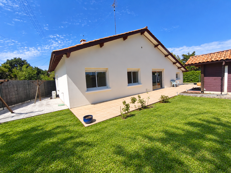 BISCARROSSE CENTRE-VILLE   Maison de plain-pied avec jardin, proche commerces et plages océanes — photo 1