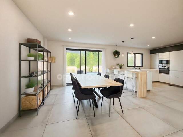 DOMONT (95) A 25 MINUTES DE PARIS - MAISON FAMILIALE AVEC PISCINE 4 CHAMBRES • 160 m²     735 000 € — photo du bien