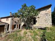 Maison en pierres et jardinet — photo 3
