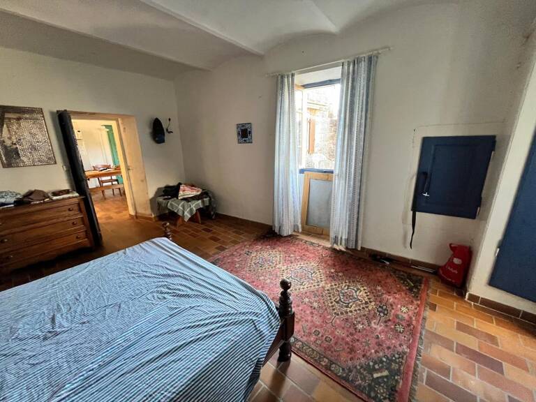 Maison en pierres et jardinet — photo 1