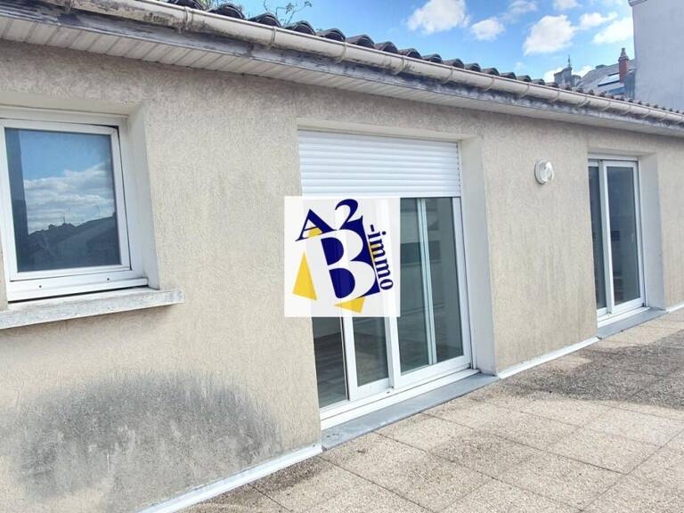 ANGOULEME, Quartier VICTOR HUGO, Appt T2BIS 61M², Grande terrasse — photo 1