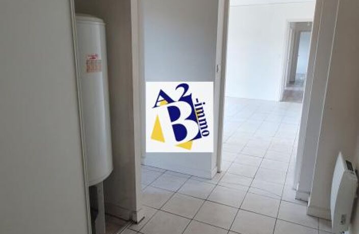 ANGOULEME, Quartier VICTOR HUGO, Appt T2BIS 61M², Grande terrasse — photo 3