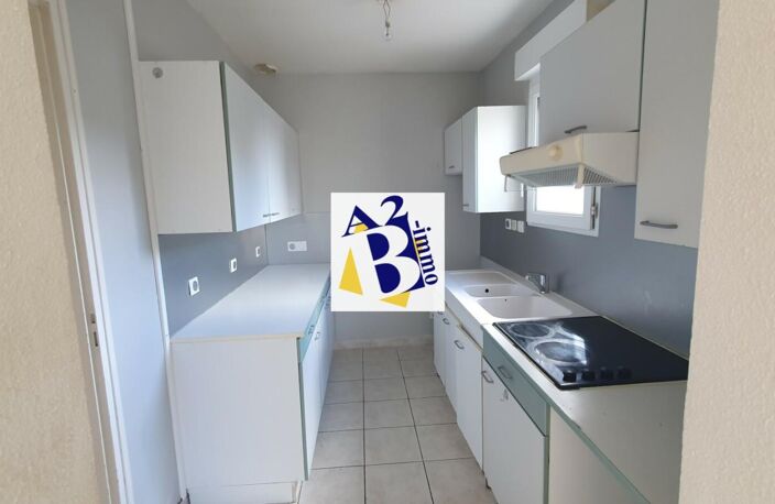 ANGOULEME, Quartier VICTOR HUGO, Appt T2BIS 61M², Grande terrasse — photo 5