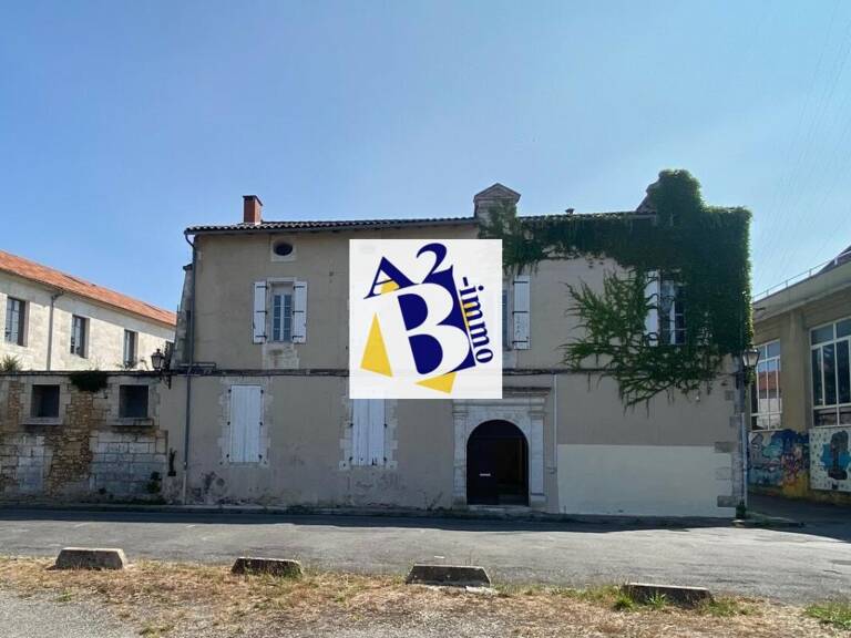 Maison de 300 m2 à ANGOULEME en hôtel particulier remarquable — photo 1