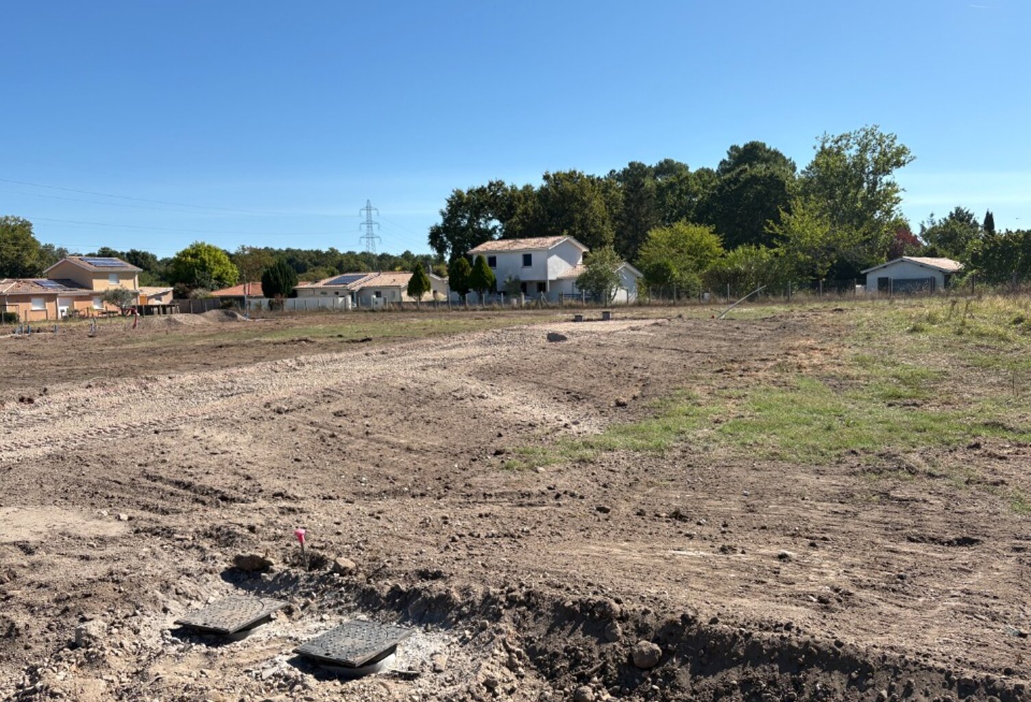 Terrain à bâtir à Léognan (33850) — photo 1