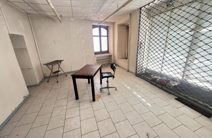 IMMEUBLE AUCH DE 193 M2 — photo 3