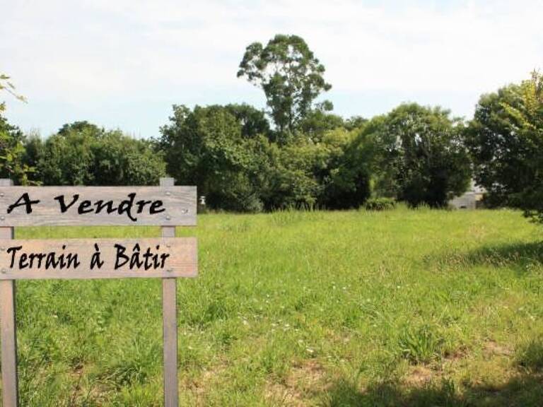 Terrain à bâtir de 740 m² à HOUDAN (78) — photo 1