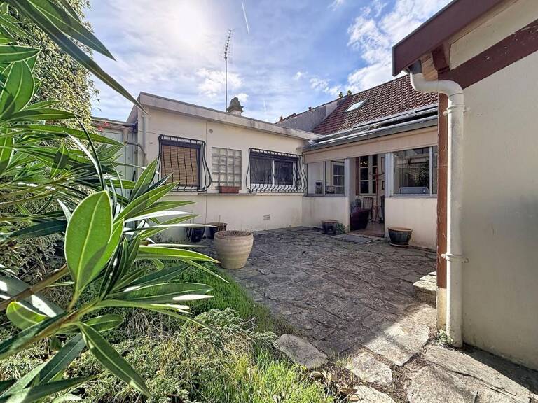 Maison À Vendre — photo 1