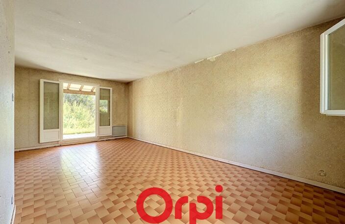 Villa à rénover avec grand garage et terrain de 602 m² – Saint-Just — photo 2