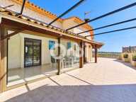 VUE MER - PLEIN PIED - PISCINE - 2 LOGEMENTS — photo 3
