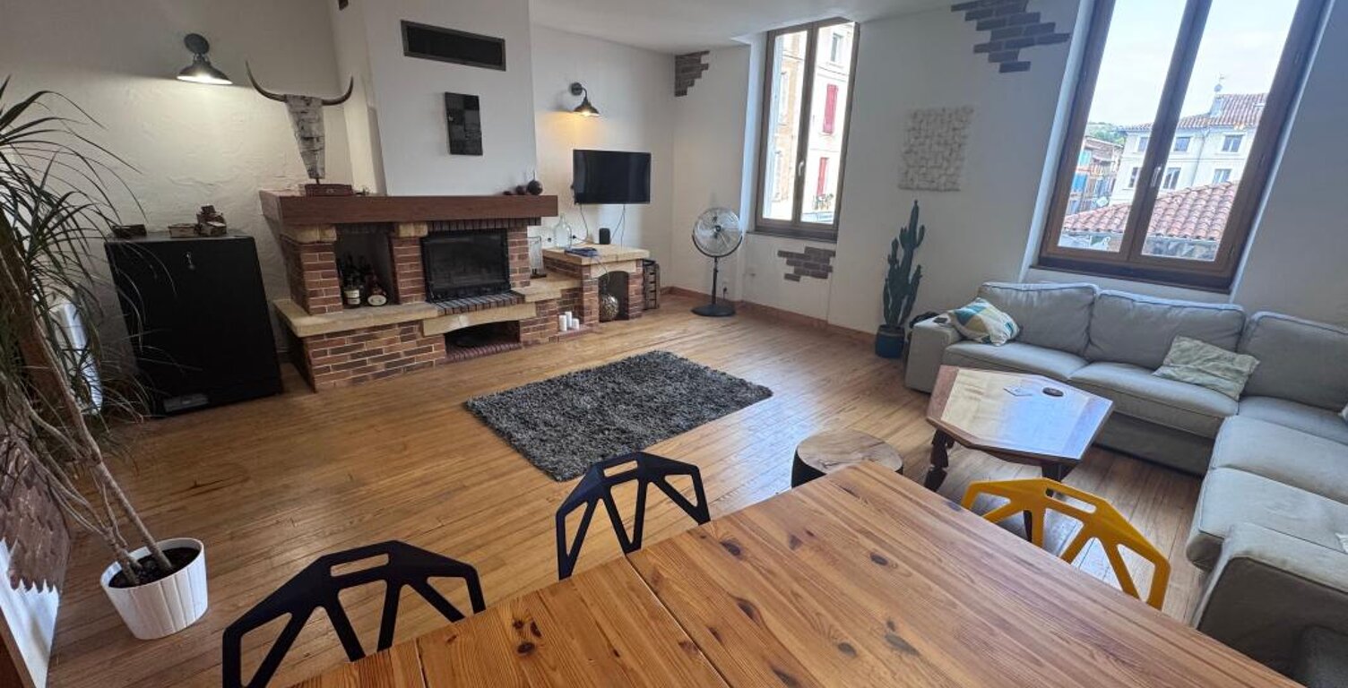 Immeuble de rapport 350 m² – 2 appartements + local commercial – Montesquieu-Volvestre — photo 1