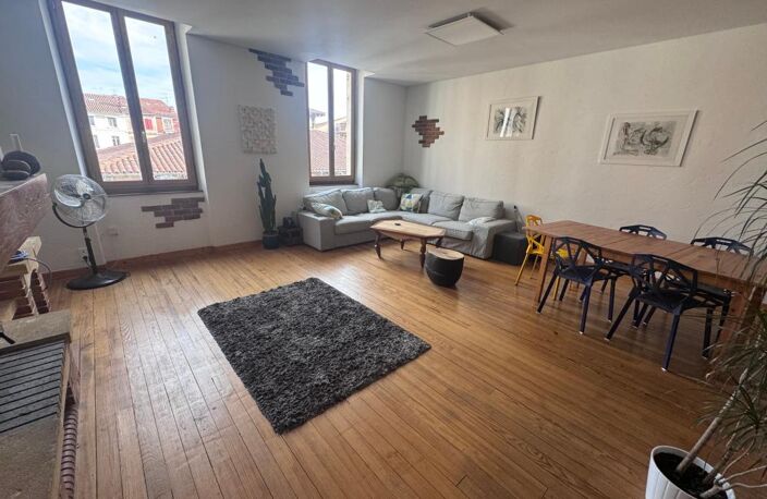 Immeuble de rapport 350 m² – 2 appartements + local commercial – Montesquieu-Volvestre — photo 2