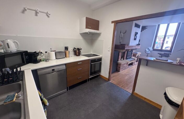 Immeuble de rapport 350 m² – 2 appartements + local commercial – Montesquieu-Volvestre — photo 4