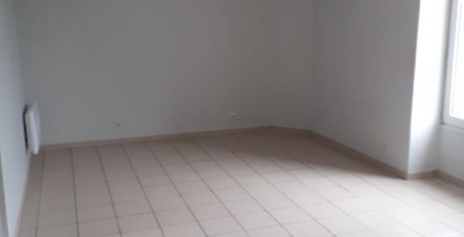 Appartement de 65m2 à louer sur Neuville-de-Poitou — photo 1