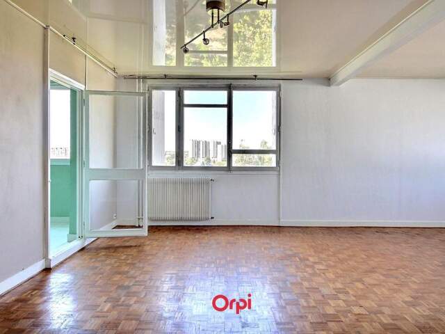 A VENDRE - T4 LUMINEUX - VUE DÉGAGÉE - PISCINE - RESIDENCE ARBORÉE - SECTEUR SAINT LOUP - 13010 MARSEILLE - — photo du bien