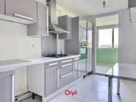 A VENDRE - T4 LUMINEUX - VUE DÉGAGÉE - PISCINE - RESIDENCE ARBORÉE - SECTEUR SAINT LOUP - 13010 MARSEILLE - — photo 2