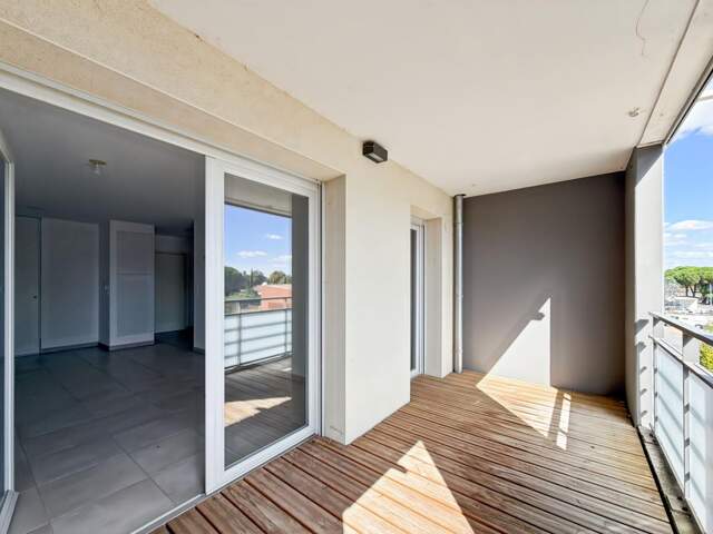 Appartement T2 à vendre de 43 m² avec balcon et parking — Castanet-Tolosan (Centre) — photo du bien