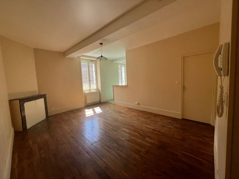 Appartement de 76m2 à louer sur Cosne-Cours-sur-Loire — photo 1