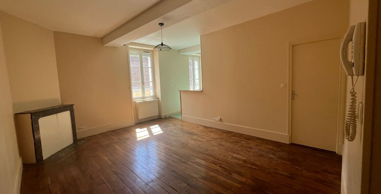 Appartement de 76m2 à louer sur Cosne-Cours-sur-Loire — photo 1