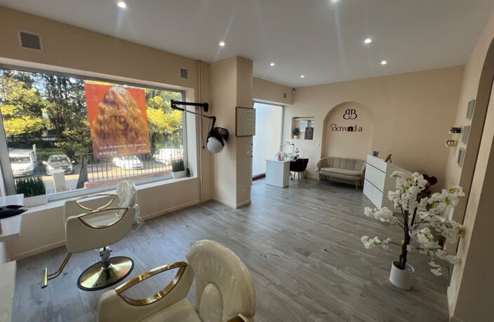 Beau local commercial de 62m2 au CANNET ( secteur Rocheville ) — photo 2