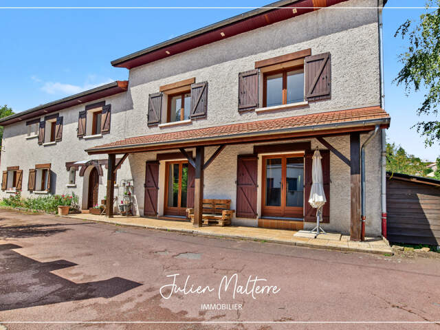 Grande maison familiale de 330 m² Carrez sur 1400 m² de terrain - 4 chambres, sous-sol complet et combles aménagés — photo du bien