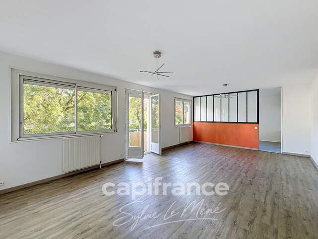 À vendre appartement T3 71 m² à vendre à Pontivy – 2 chambres, balcon, cave et parking — photo du bien
