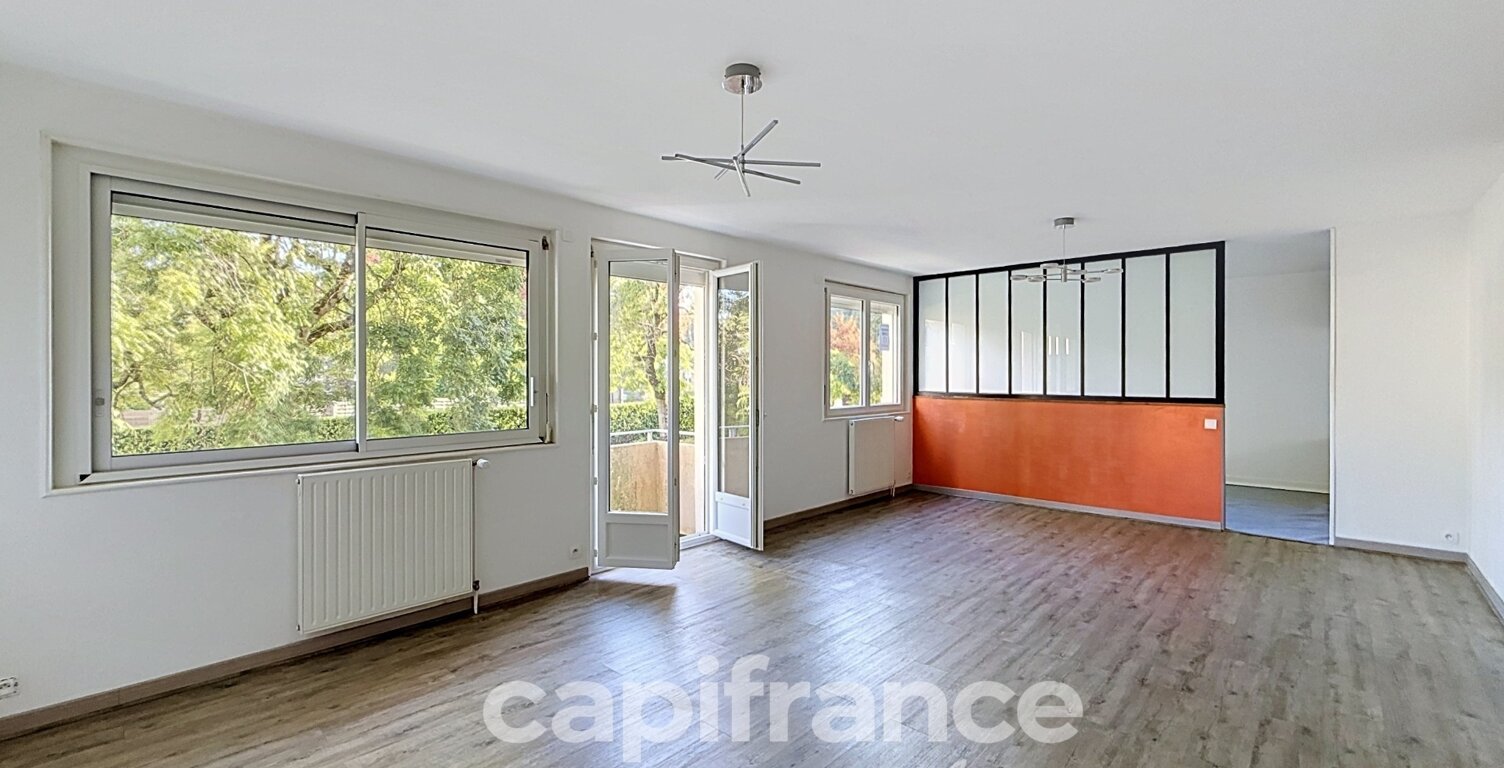À vendre appartement T3 71 m² à vendre à Pontivy – 2 chambres, balcon, cave et parking — photo 1