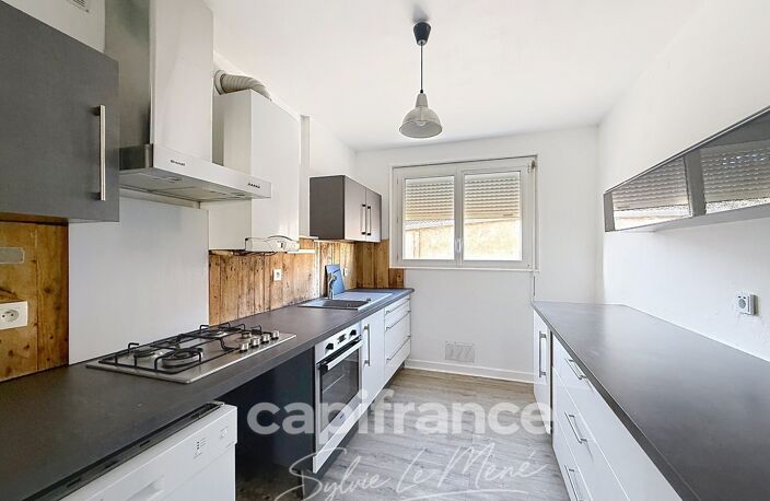 À vendre appartement T3 71 m² à vendre à Pontivy – 2 chambres, balcon, cave et parking — photo 5