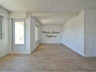 AY-CHAMPAGNE – Appartement T3 avec balcon, ascenseur et grenier, dans une résidence calme et sécurisée — photo 2