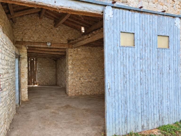 A vendre Grange de 226 m² – proche de Tournus - Uchizy  - Volumes exceptionnels et nombreuses possibilités — photo 1