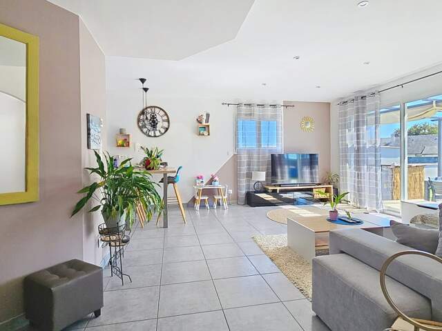 Maison plain pied avec double garage à vendre 5 pièces LOUEY (65) — photo du bien
