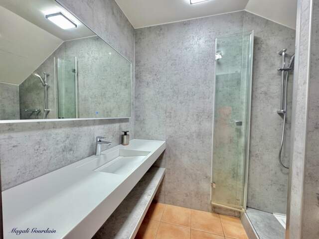 A VENDRE – DEUX STUDIOS RENOVES ET COMMUNICANTS – JUSQU’A 8 PERSONNES – SAINTE-ANNE — photo du bien