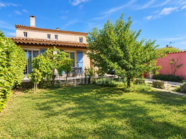 SOUS OFFRE : Secteur Uzès, tous commerces, maison familiale de 135 m², 4 chambres, garage, terrain — photo du bien