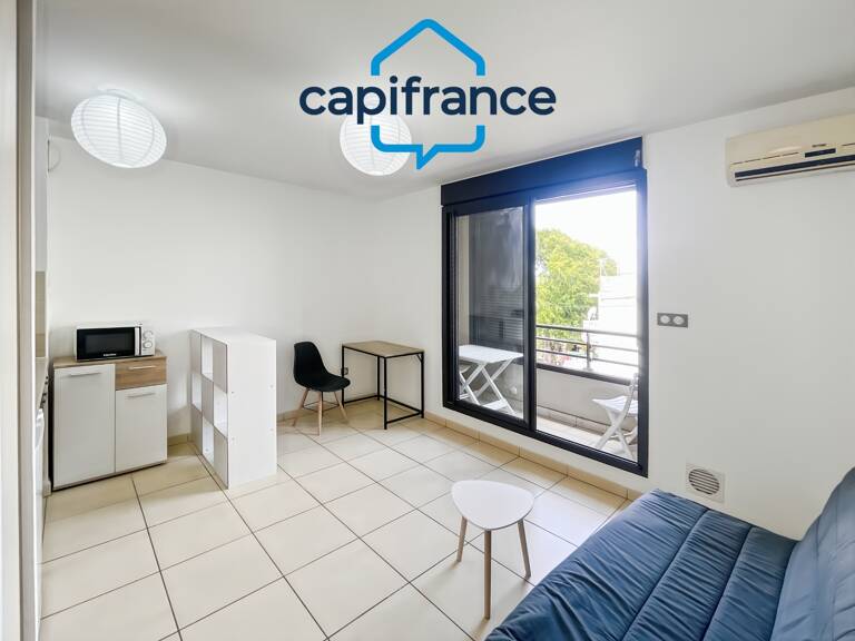 Appartement Meublé à louer 1 pièces avec emplacement parking à Sainte-Clotilde (974) — photo 1