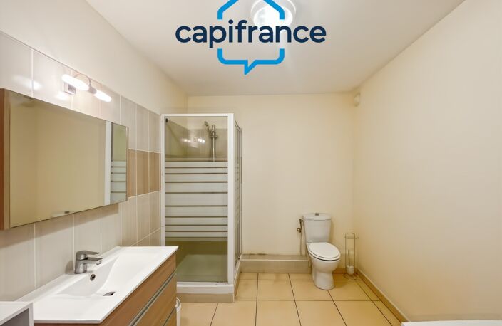 Appartement Meublé à louer 1 pièces avec emplacement parking à Sainte-Clotilde (974) — photo 4