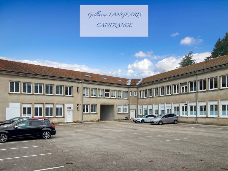 À vendre Oyonnax - Bâtiment mixte locaux professionnels et Appartement d'habitation — photo 1