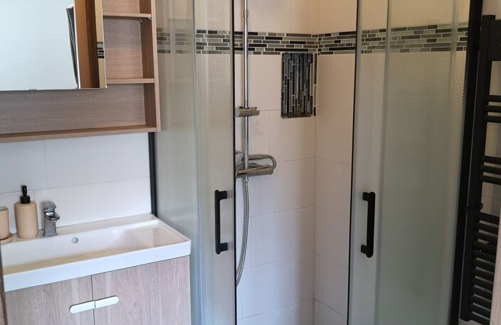 Appartement meublé à louer 2 pièces 34 m² + jardinet - BUXEROLLES (86) — photo 2
